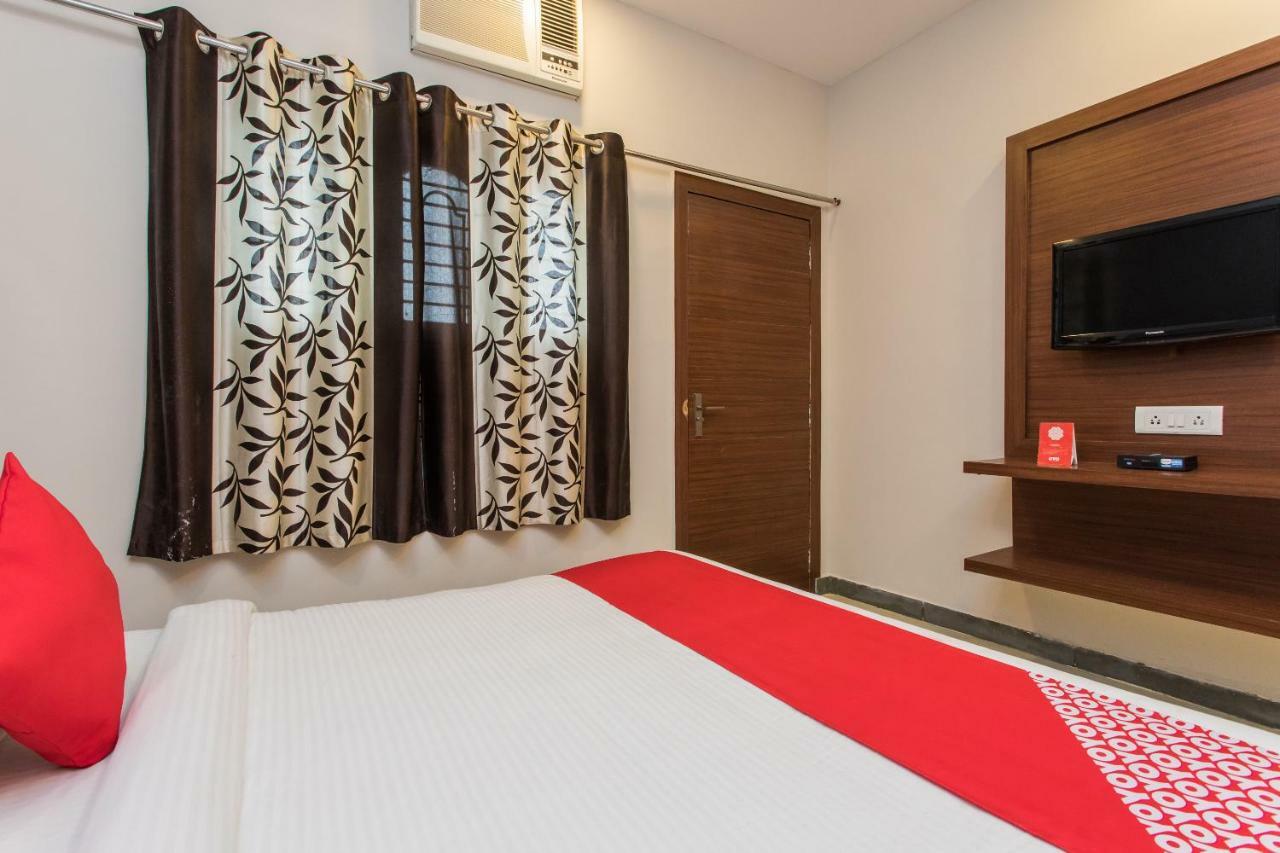 Oyo 17161 Hotel Mahalaxmi Ujjain Eksteriør bilde